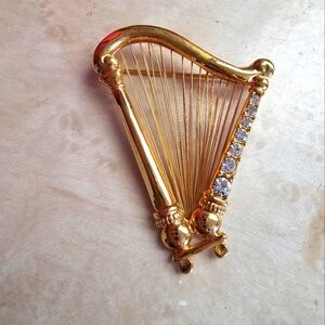 Vintage monet Broach